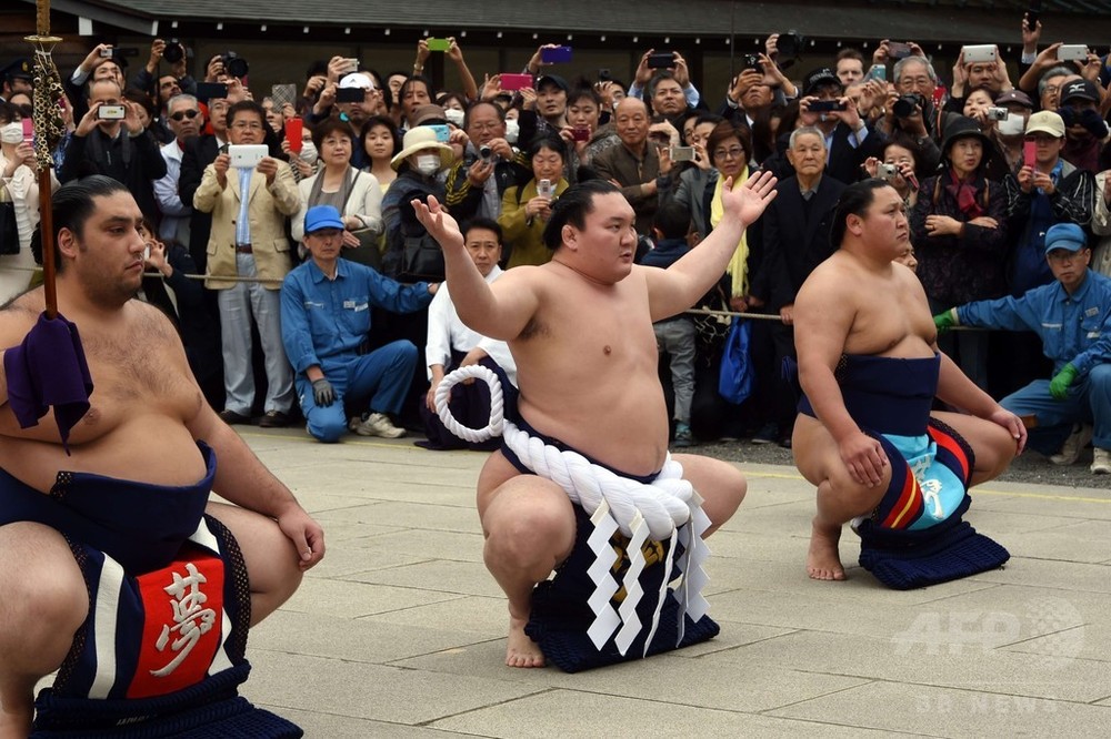 靖国神社で奉納大相撲 白鵬と日馬富士が土俵入り披露 写真16枚 国際ニュース Afpbb News