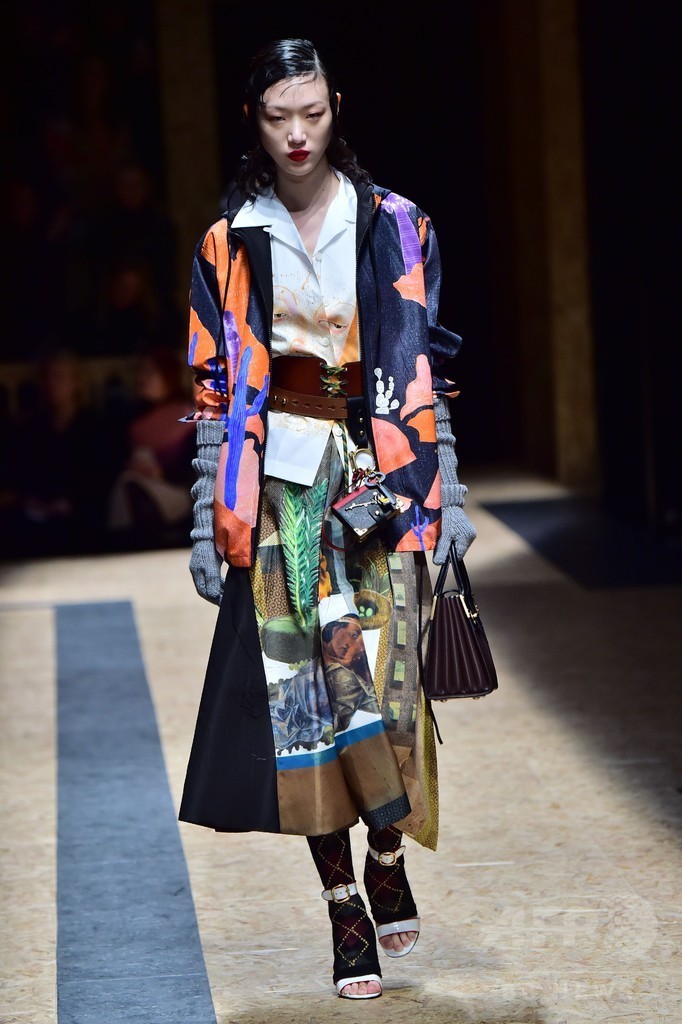 「プラダ」16/17年秋冬コレクション