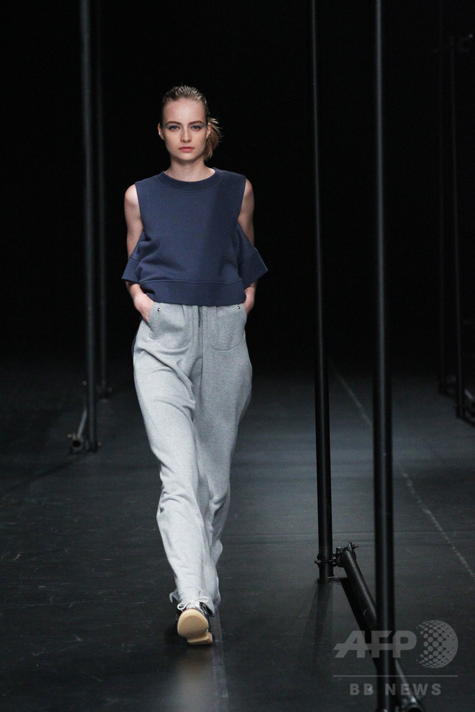 水銀の凝固点をタウンウェアで表現、「エー ディグリー ファーレンハイト」15年春夏