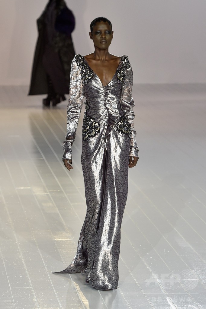 「マーク ジェイコブス」16/17年秋冬コレクション