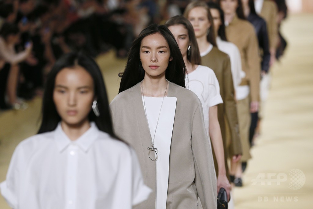 有終の美を飾る穏やかで上質なコレクション、「エルメス」15年春夏