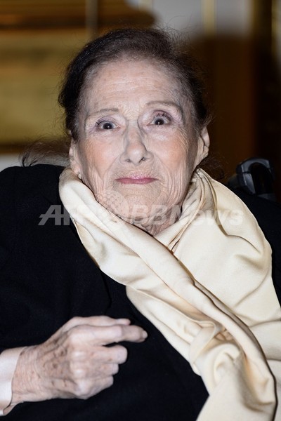 「クロエ」創業者ギャビー・アギョンに仏最高勲章授与