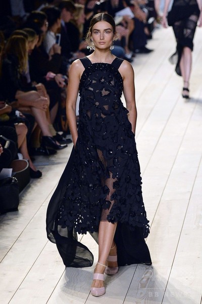 戦後のDIYカルチャーから着想、「ニナ リッチ」15年春夏