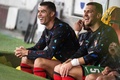 サッカーUEFAネーションズリーグ、リーグA・グループ1、ポルトガル対スコットランド。試合前にベンチで笑顔を見せるポルトガルのクリスティアーノ・ロナウド（左、2024年9月8日撮影）。(c)Patricia DE MELO MOREIRA / AFP