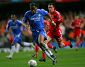 ドリブルでボールを運ぶチェルシーのディディエ・ドログバ（%%Didier Drogba%%）。（2008年4月30日撮影）(c)AFP/CARL DE SOUZA