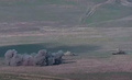 アルメニア人の分離独立派とアゼルバイジャン軍の戦闘で破壊されたアゼルバイジャン軍の戦車とされる映像の抜粋。アルメニア国防省の公式ウェブサイトより（2020年9月27日撮影）。(c)AFP PHOTO / Armenian Defence Ministry