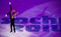 ソチ冬季五輪、フィギュアスケート・エキシビションの演技に臨むカーステン・ムーア・タワーズ（Kirsten Moore-Towers）/ディラン・モスコビッチ（Dylan Moscovitch）組（2014年2月22日撮影）。(c)AFP/YURI KADOBNOV