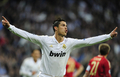 サッカー欧州チャンピオンズリーグ2011-12（UEFA Champions League 2011-12）は25日、準決勝第2戦が行われ、バイエルン・ミュンヘン（Bayern Munich）が2試合合計スコアを3-3として迎えたペナルティーキック（PK）戦でレアル・マドリード（Real Madrid）に3-1で勝利し、決勝進出を決めた。

前半14分に追加点を挙げ、歓喜するレアル・マドリードのクリスティアーノ・ロナウド（Cristiano Ronaldo、2012年4月25日撮影）。(c)AFP/JAVIER SORIANO