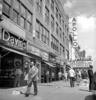 米ニューヨーク市ハーレムの50年代の街並み（1950年1月1日撮影、資料写真）。(c)AFP/ERIC SCHWAB