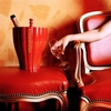 ブランドカラーでもある赤が印象的なシャンパンクーラー。(c)Piper Heidsieck