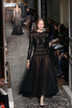 フランス・パリ市内で発表されたヴァレンティノ（VALENTINO）の11/12年秋冬オートクチュールコレクション（2011年7月6日撮影）。(c)AFP/PIERRE VERDY