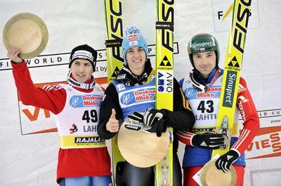 シュリーレンツァウアーがシーズン11勝目、ジャンプW杯