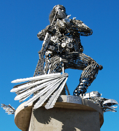 金属くずでできたゲバラ像、ボリビアでお目見え 生誕80年を記念