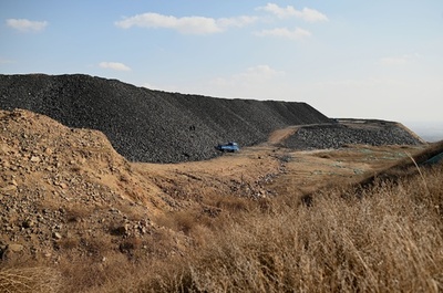 中国の炭鉱で崩落事故、10人死亡