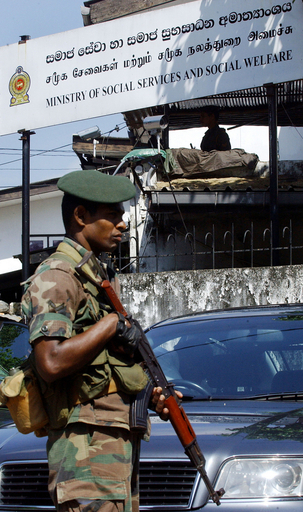 LTTE、閣僚狙い自爆攻撃