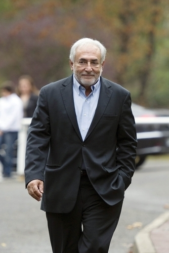 仏警察がストロスカーン氏の身柄拘束、乱交パーティー関与の容疑