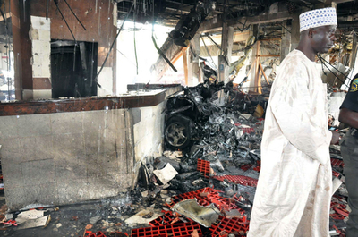 ナイジェリアの国連ビルに自爆攻撃、18人死亡