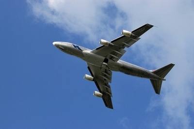 ヌードで飛行機旅行、独旅行代理店が企画