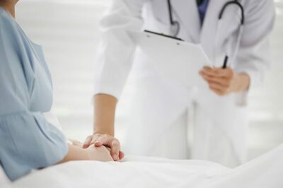 「口からも虫が」韓国・療養病院で70代重症患者の鼻からウジ虫を大量発見…ずさんな衛生管理
