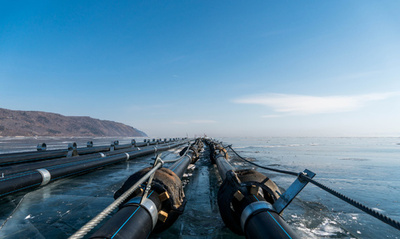 バイカル湖畔に中国資本ミネラルウオーター工場、ロシア地裁が違法と判断