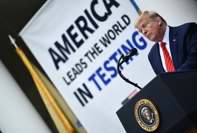 トランプ氏、ペンス氏との接触制限する可能性を示唆 コロナ懸念で