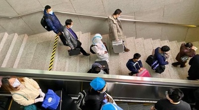 やっとこの日が… 封鎖解除の武漢から杭州へ、故郷に戻り喜ぶ人々