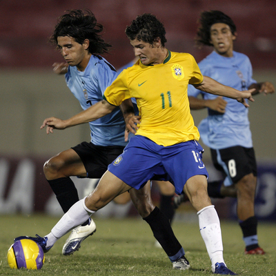 ＜サッカー 07南米ユース選手権＞ブラジル パトの活躍でウルグアイを撃破 - パラグアイ