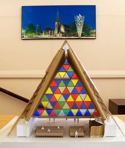 「ボール紙」の大聖堂、雨にも負けずもうすぐ落成 ニュージーランド