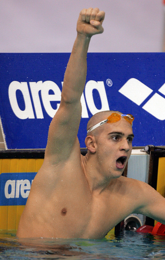 チェー 世界新記録を更新し男子400メートル個人メドレー制す