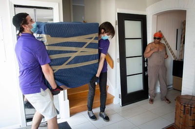 感染怖いけど…コロナ下で数万世帯が一斉引っ越し、カナダ・ケベック州