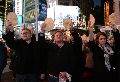 米NYに突如現れたピタパン集団、シリアに連帯示す