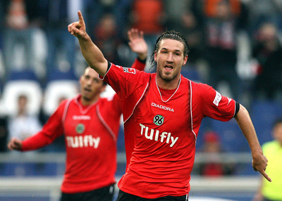 ハノーバー デュイスブルクを降しシーズン4勝目