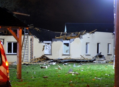 軍用機が障害者施設に墜落、入居者6人死傷 仏