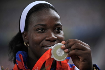 再検査で陽性の女子円盤投げメダリスト、無罪を争う姿勢