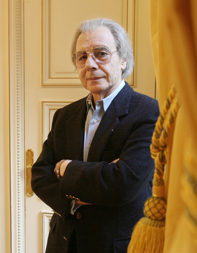 ＜第15回ジュール・ヴェルヌ映画祭＞作曲家 ラロ・シフリン、コンサートで指揮を執る － フランス