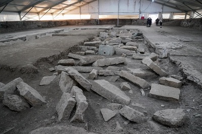 北京・円明園の大宮門、100年ぶりに姿現す