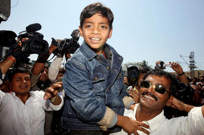 『スラムドッグ＄ミリオネア』子役の少年、帰国後父親にたたかれる