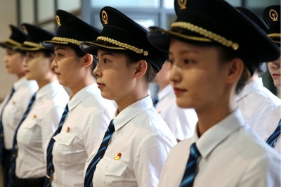 西安の高速鉄道、女性運転士が配置前訓練