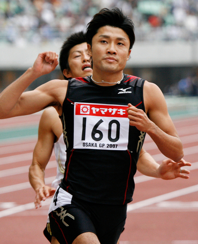 ＜陸上 大阪国際グランプリ 2007＞末続 男子100メートルで優勝を果たす - 大阪