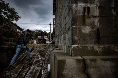 Still standing: unique houses survive quake in Japan village