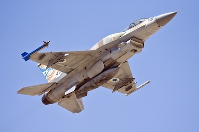 イスラエル軍機が国籍不明機に緊急発進