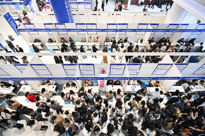 【三里河中国経済観察】四川省発展改革委主任の代永波氏、四つの重点で成長加速