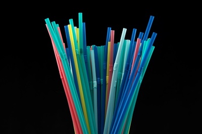 EU、使い捨てプラスチック製品の禁止法案を承認