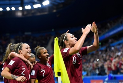 イングランドがアルゼンチンに勝利、女子W杯16強