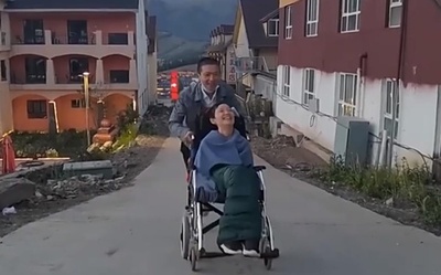 中国の男性、ALSの母親を連れて1万5000キロの旅
