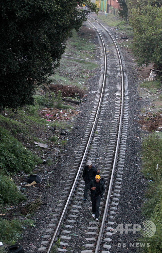 米国を目指す移民7人、メキシコでのある一日の物語