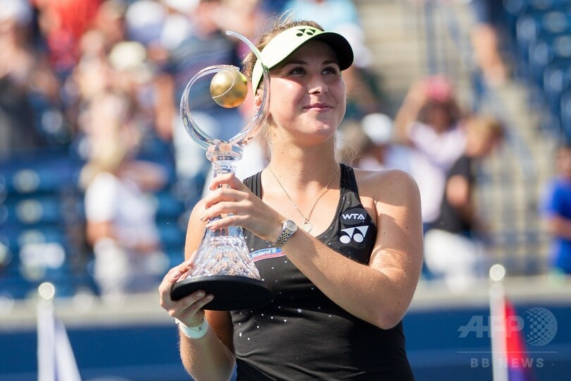スイスの18歳ベンチッチが優勝、ハレプは途中棄権 ロジャーズ・カップ