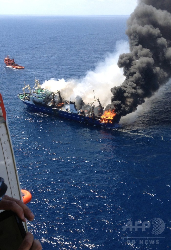 ロシア漁船で火災、密漁中か スペイン・カナリア諸島