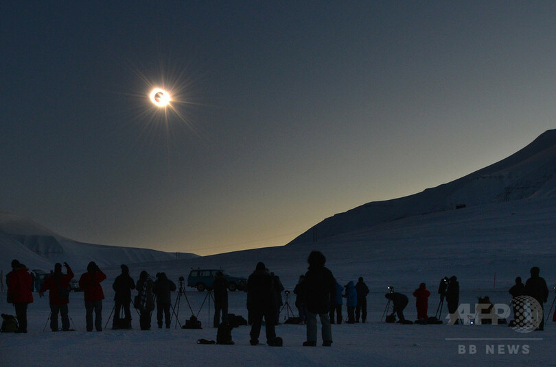 【AFP記者コラム】北極圏で皆既日食を見上げて