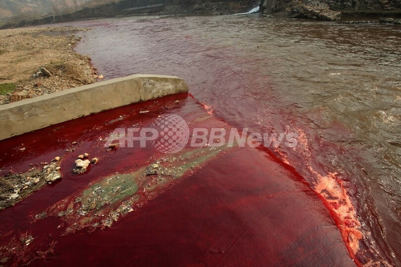 中国・洛陽に「血の川」出現！